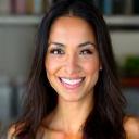 Headshot of Holly Singh, Certified Nutritionist